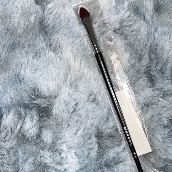 MORPHE POINTED CONCEALER BRUSH M705 - Picture 3 of 6